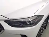 Photo 7 - Hyundai Elantra
