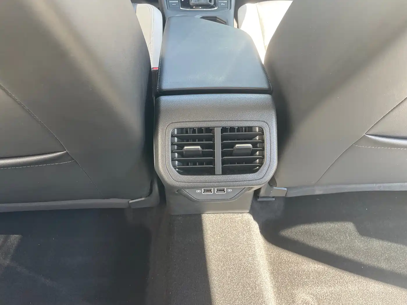 Volkswagen Bora 2023 280TSI DSG Prestige Edition фото 15