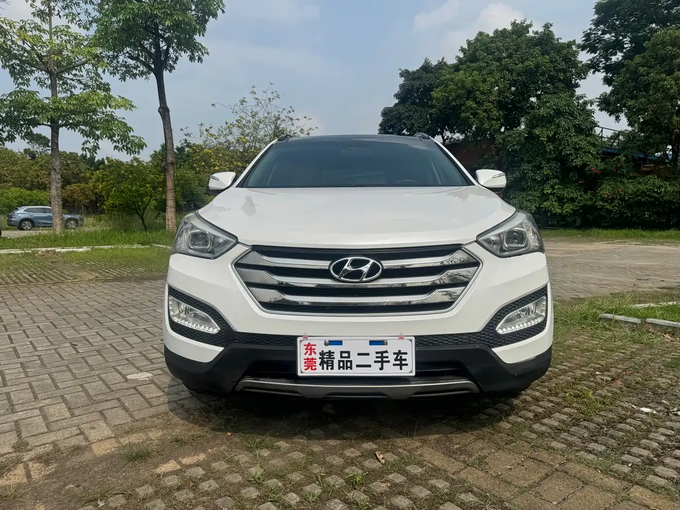 Hyundai Santa Fe 2015 2.4L Automatic 4WD Smart 5-seater фото 2