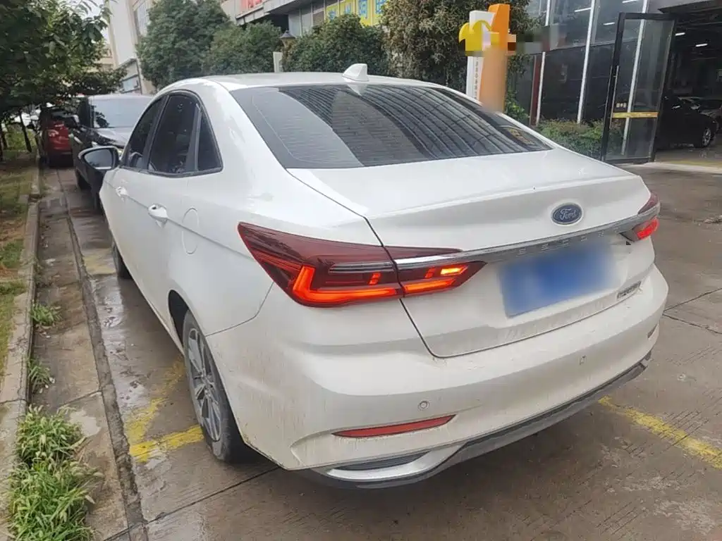 Ford Escort 2022 2021 1.5L Automatic Diamond Edition