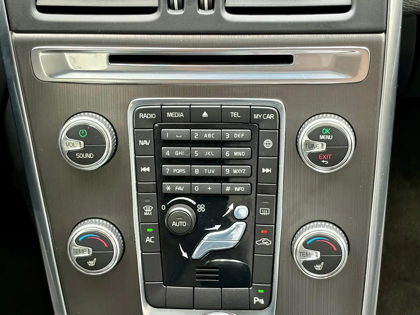 Volvo XC60 (Import) 2014 2015 T5 Smart Comfort Edition