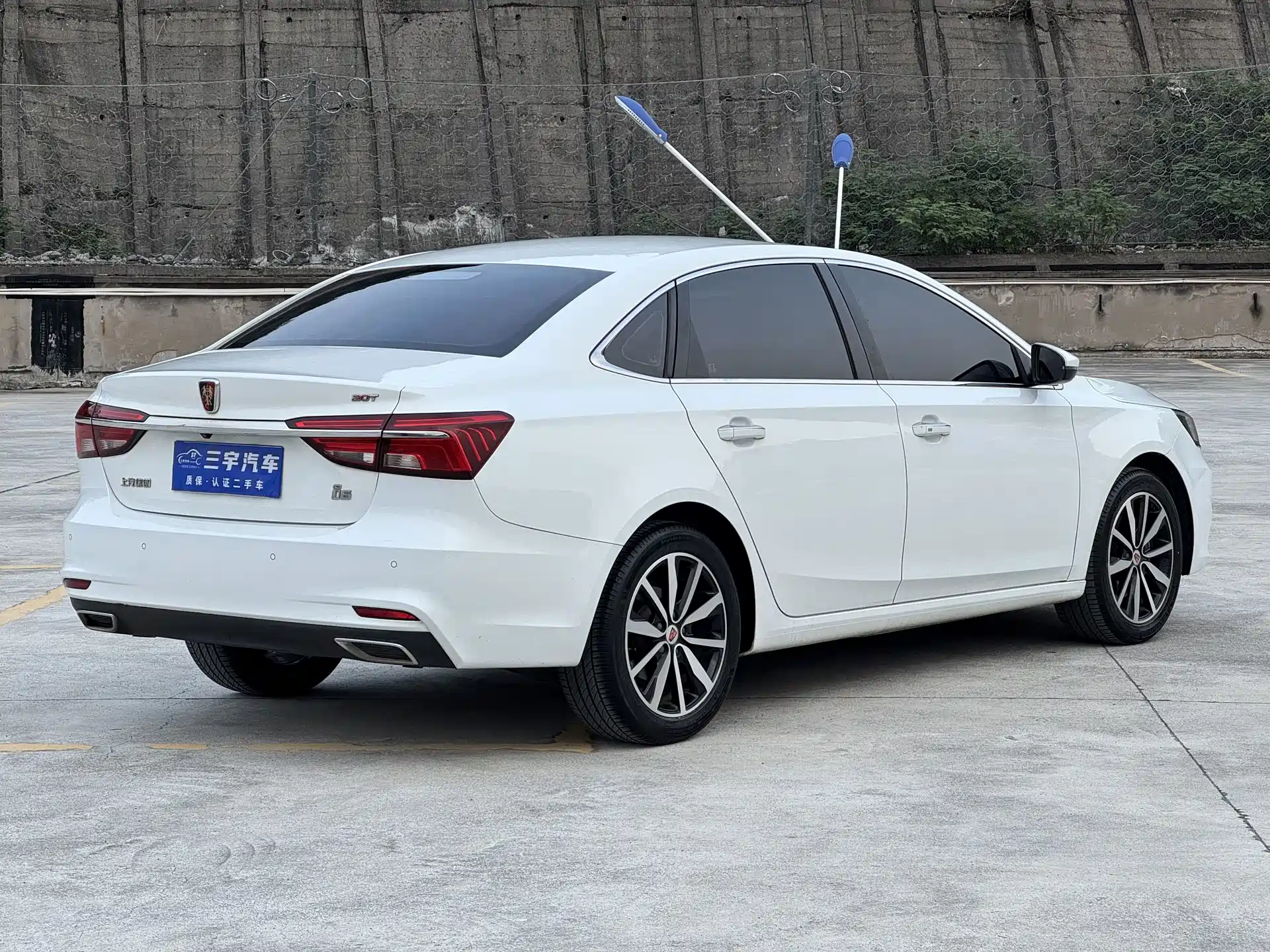 Фото 4 - Roewe i6