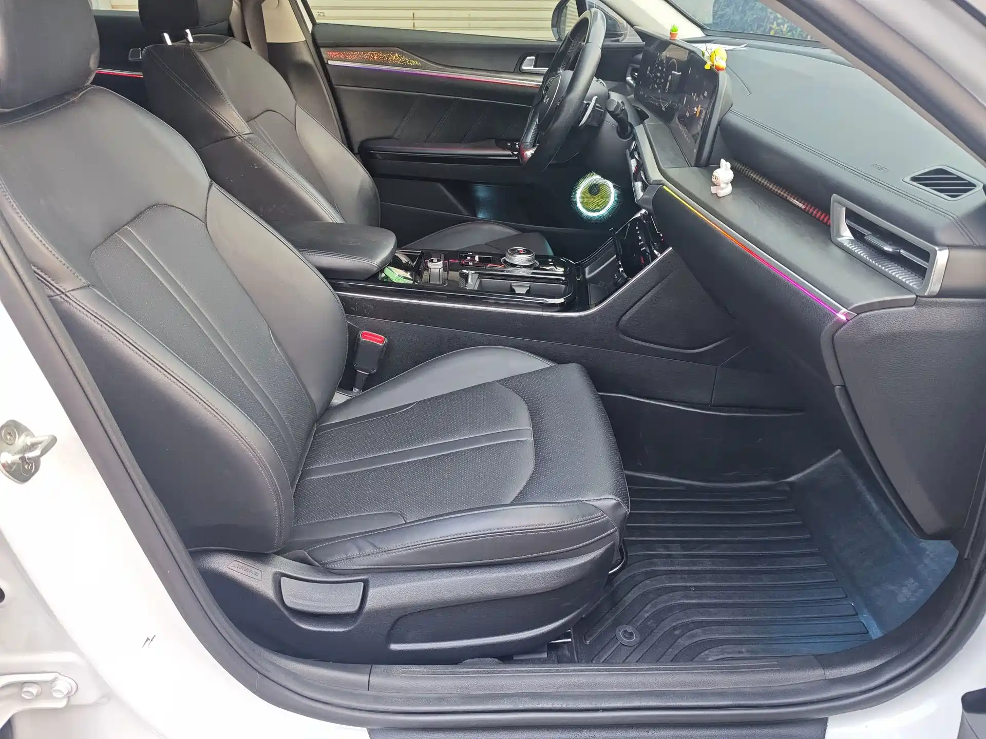 Photo 11 - Kia K5