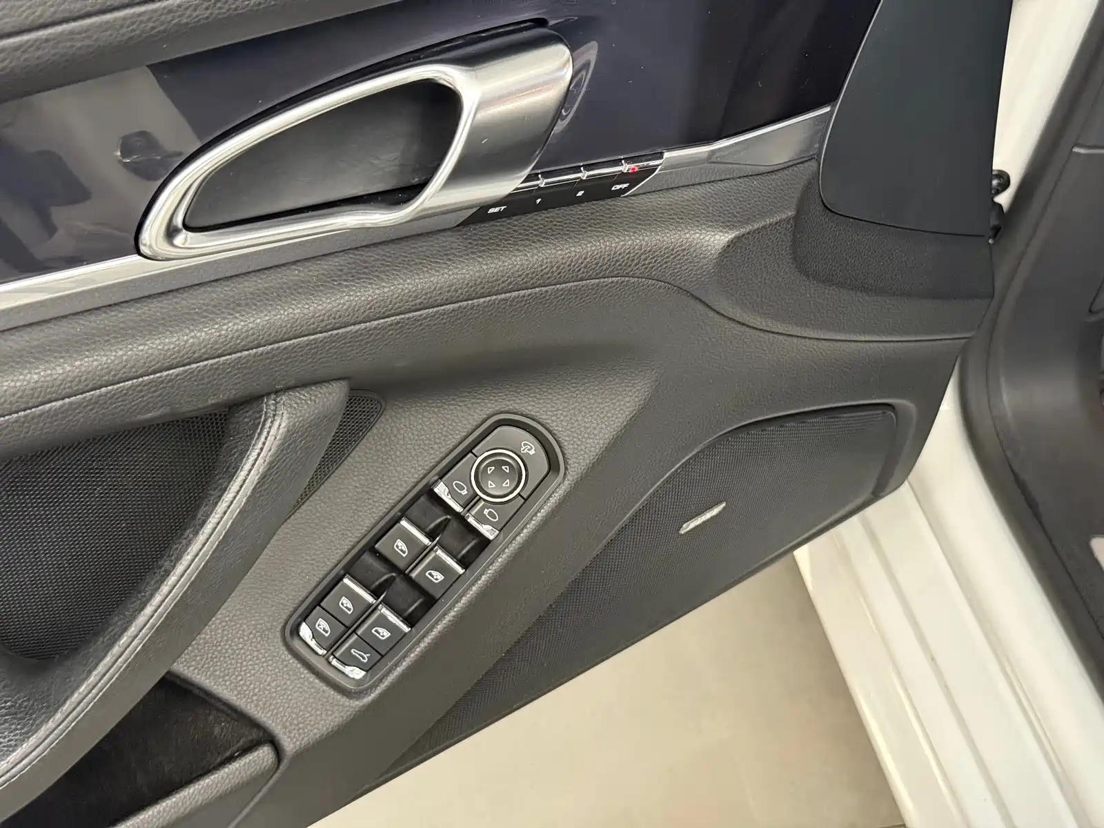 Photo 5 - Porsche Panamera