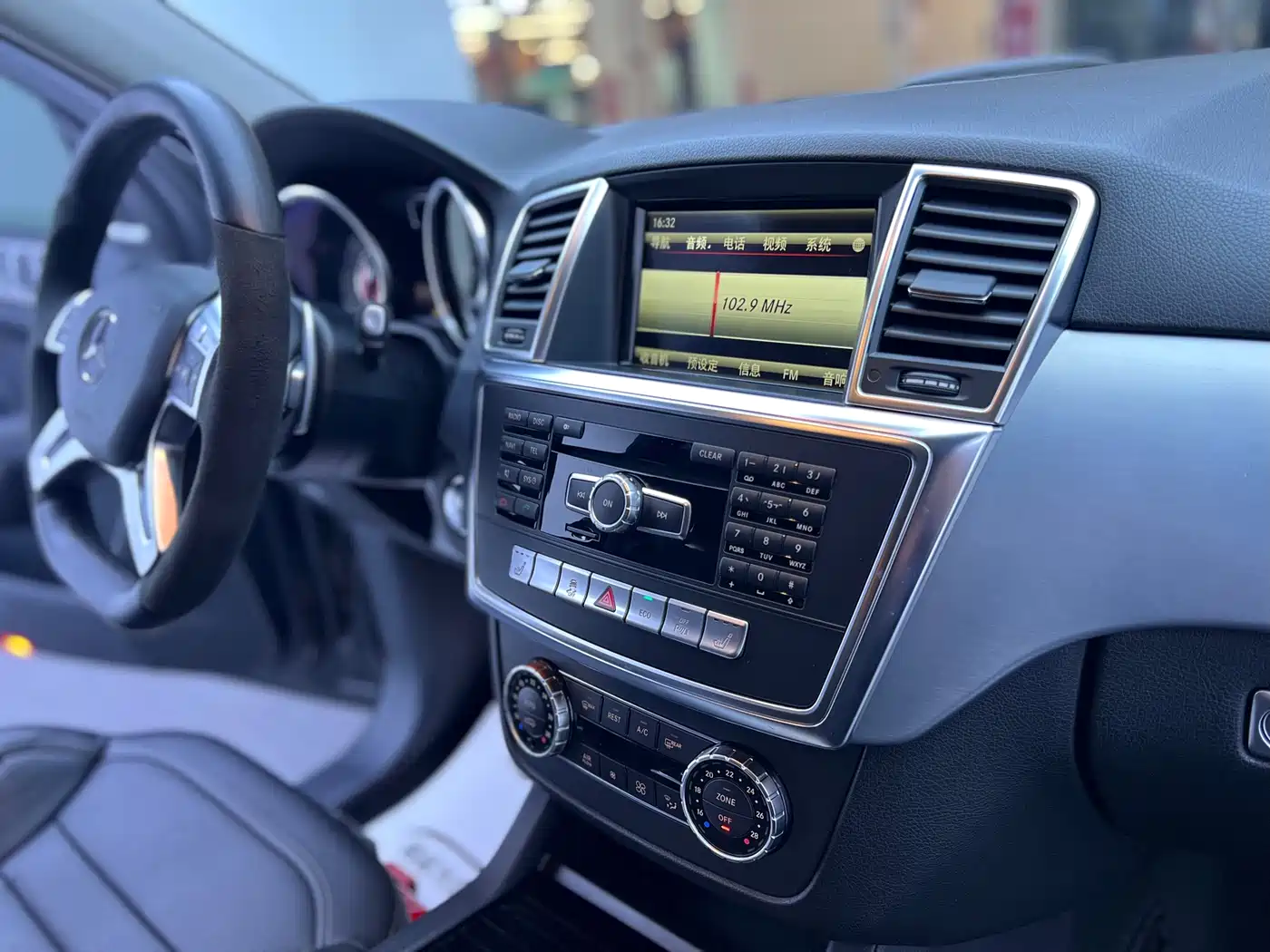 Mercedes-Benz M-Class AMG 2014 AMG ML 63 фото 9