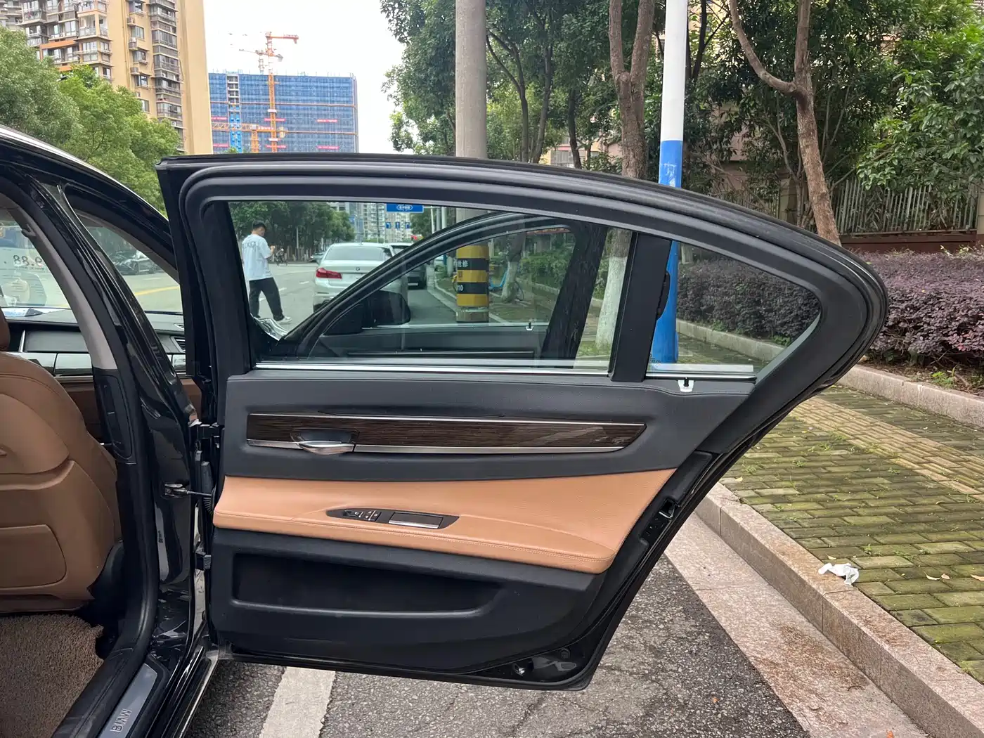 Фото 26 - BMW 7 Series