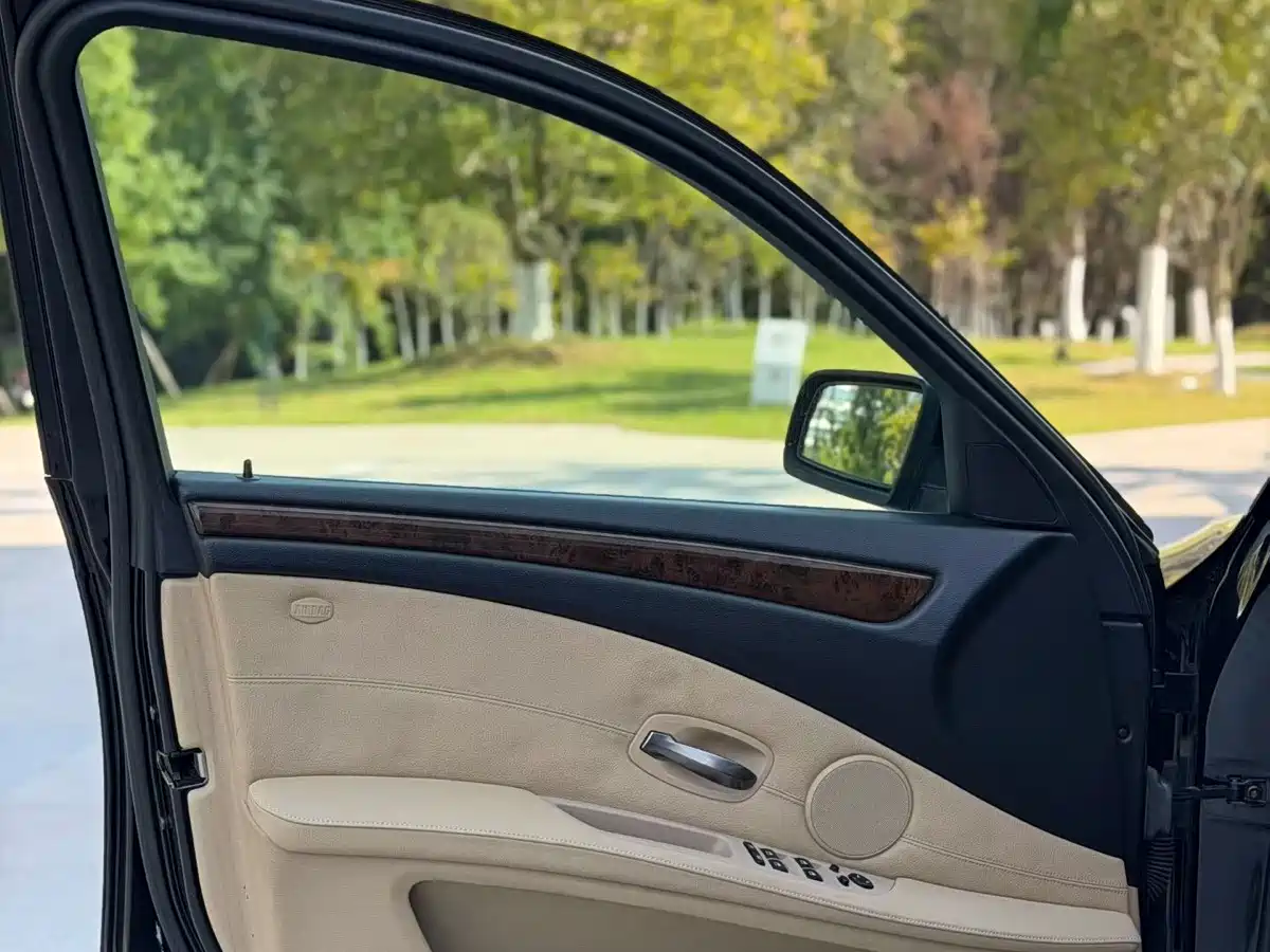 Фото 5 - BMW 5 Series