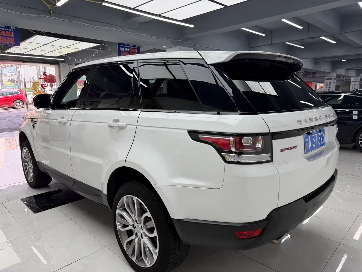 Land Rover Range Rover Sport 2016 Model 3.0 SC V6 HSE DYNAMIC фото 18