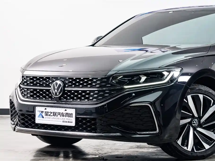 Volkswagen Passat 2022 330TSI Starlight Elite Edition фото 3