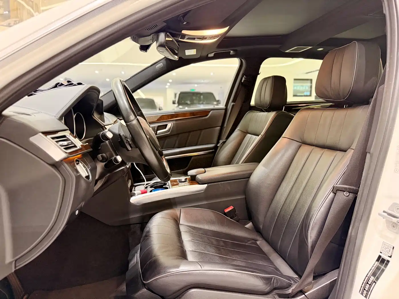 Mercedes-Benz E-Class 2015 E 320 L фото 7