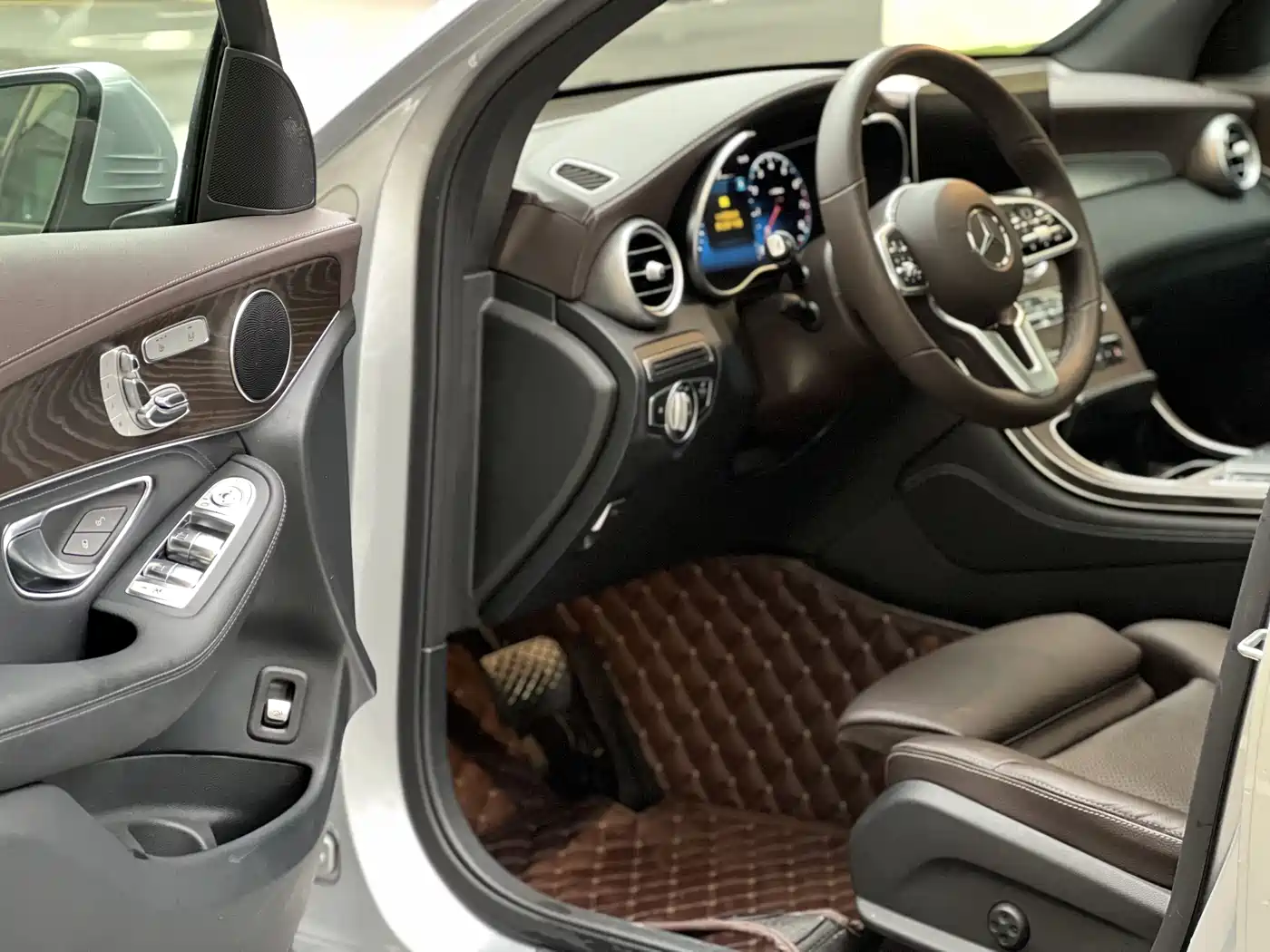 Mercedes-Benz GLC 2020 Facelift GLC 300 L 4MATIC Dynamic фото 5