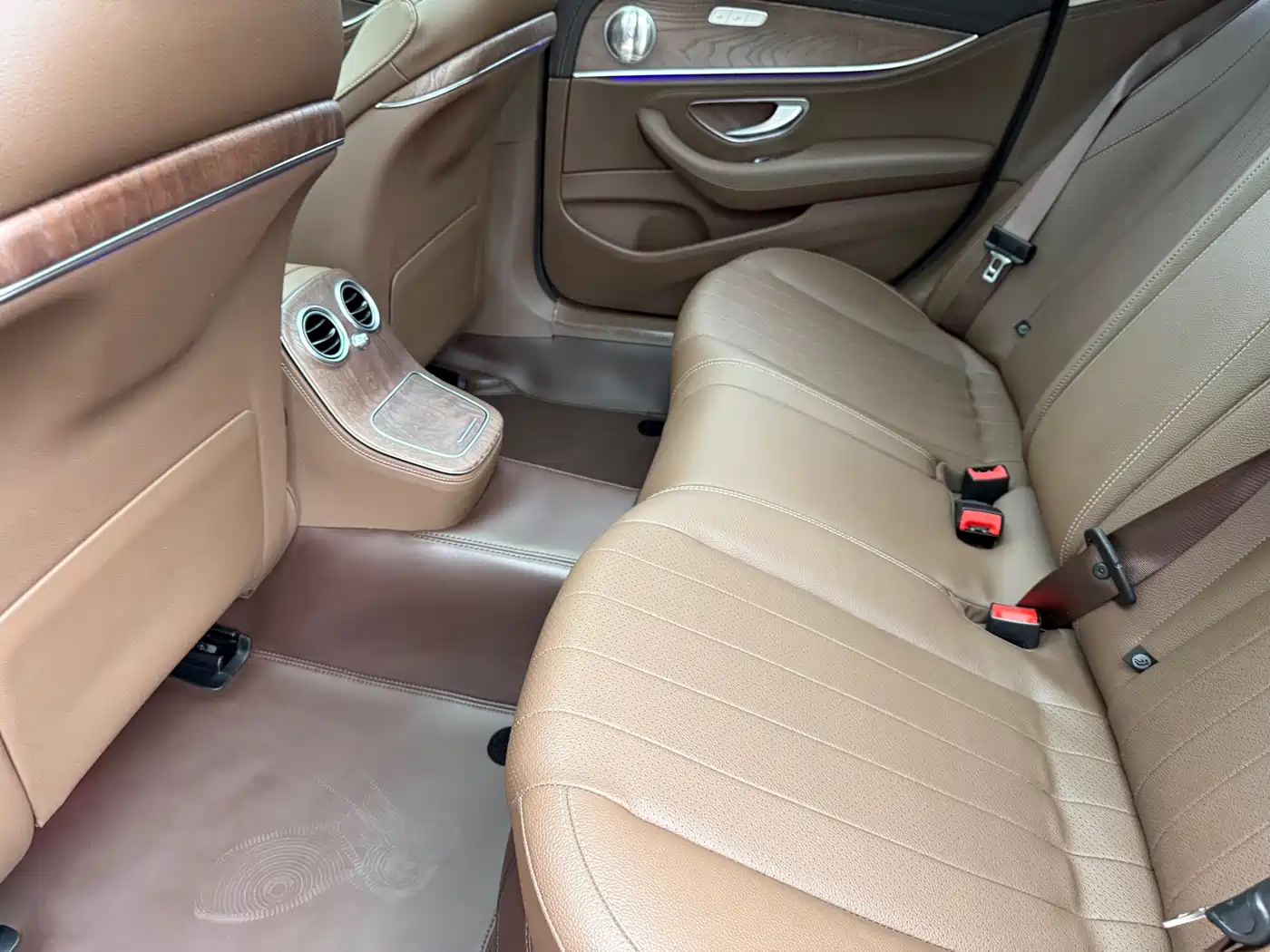 Mercedes-Benz E-Class 2022 E 300 L Fashion фото 33