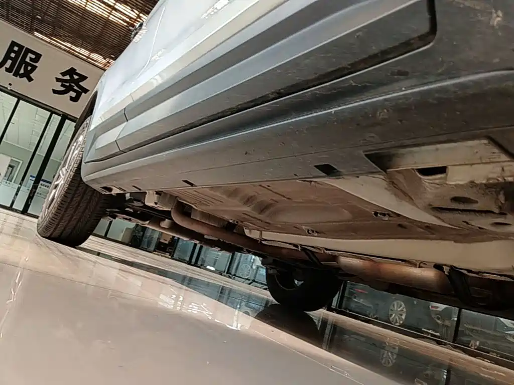 Фото 21 - Geely Coolray