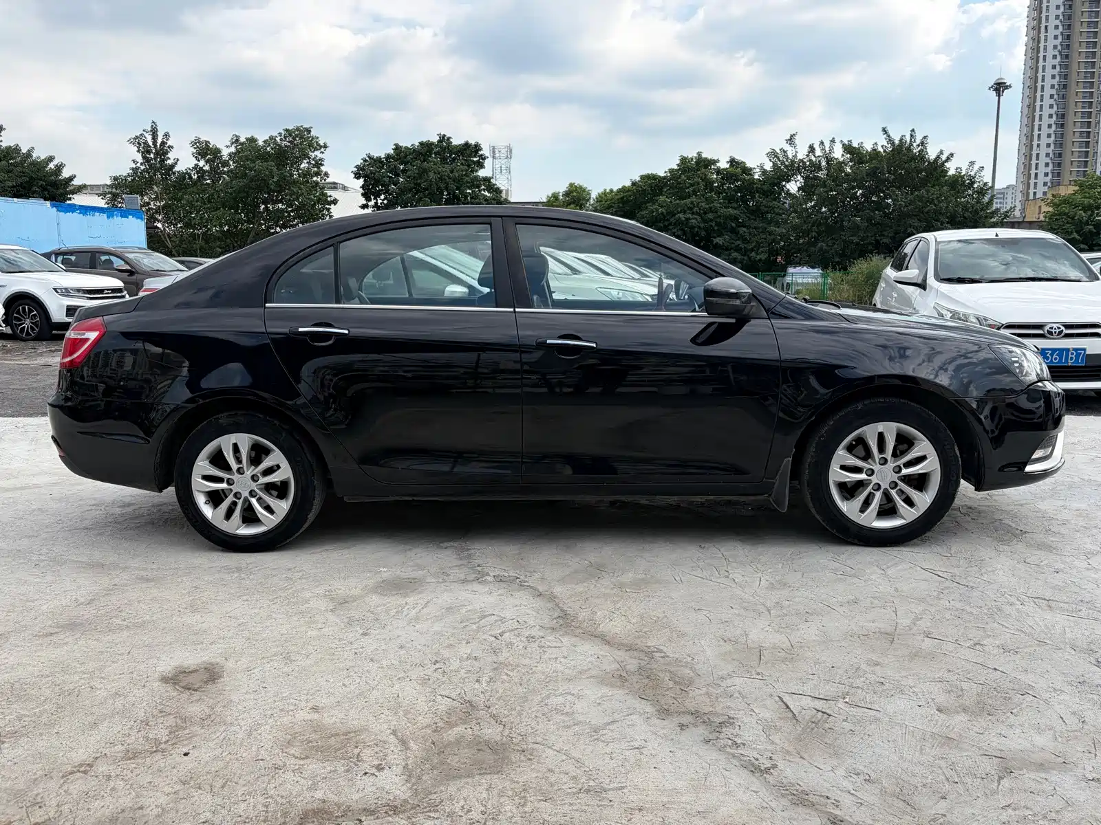 Photo 4 - Geely Emgrand