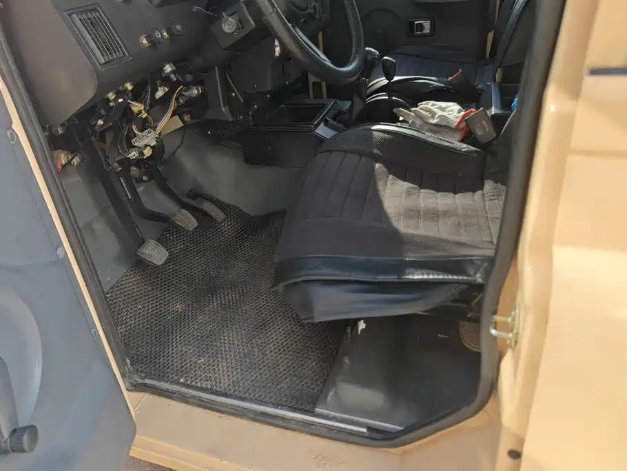 BAW (Beijing Automobile Works) 212 Classic 2020 2019 1.5T Square Door China VI