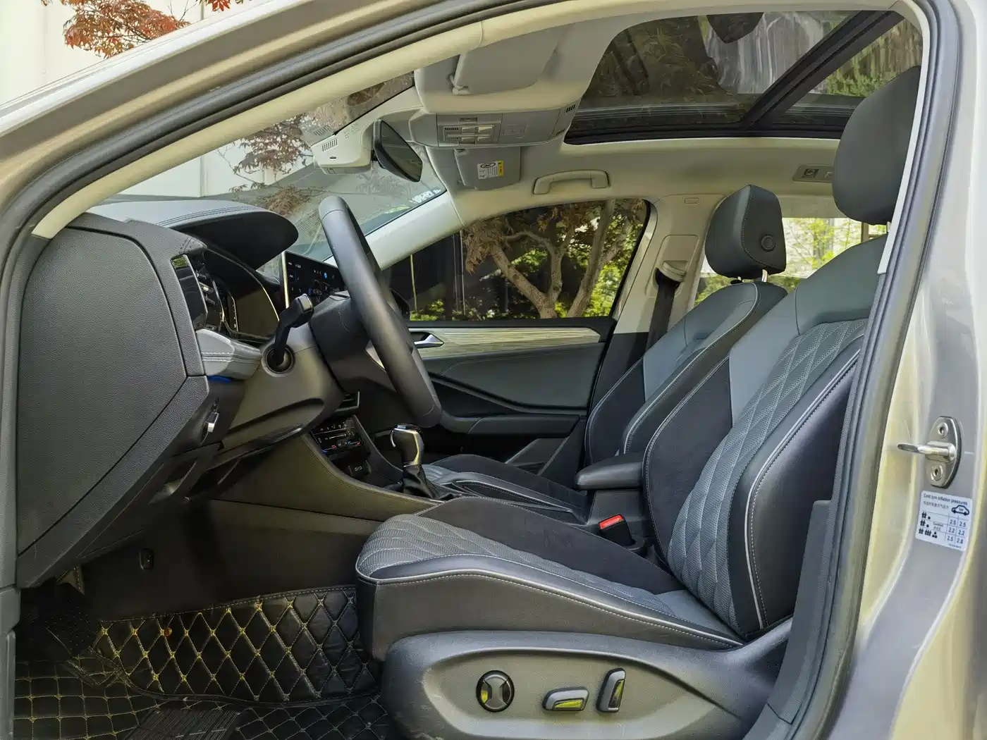 Volkswagen Sagitar 2023 300TSI DSG Excellence Edition фото 8