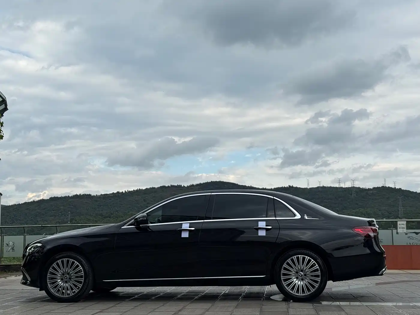 Mercedes-Benz E-Class 2022 E 300 L Fashion фото 10