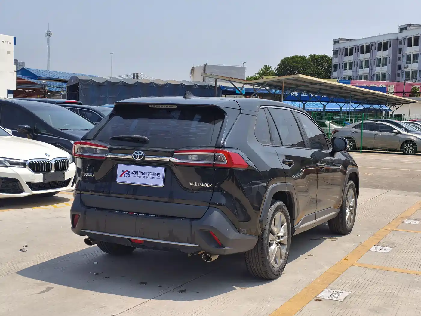 Toyota Wildlander 2022 2.0L CVT FWD Luxury PLUS Edition фото 4