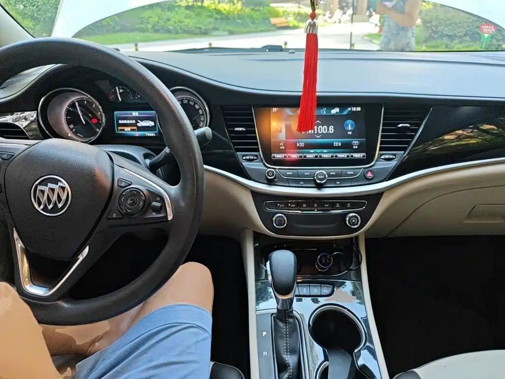 Фото 10 - Buick Verano