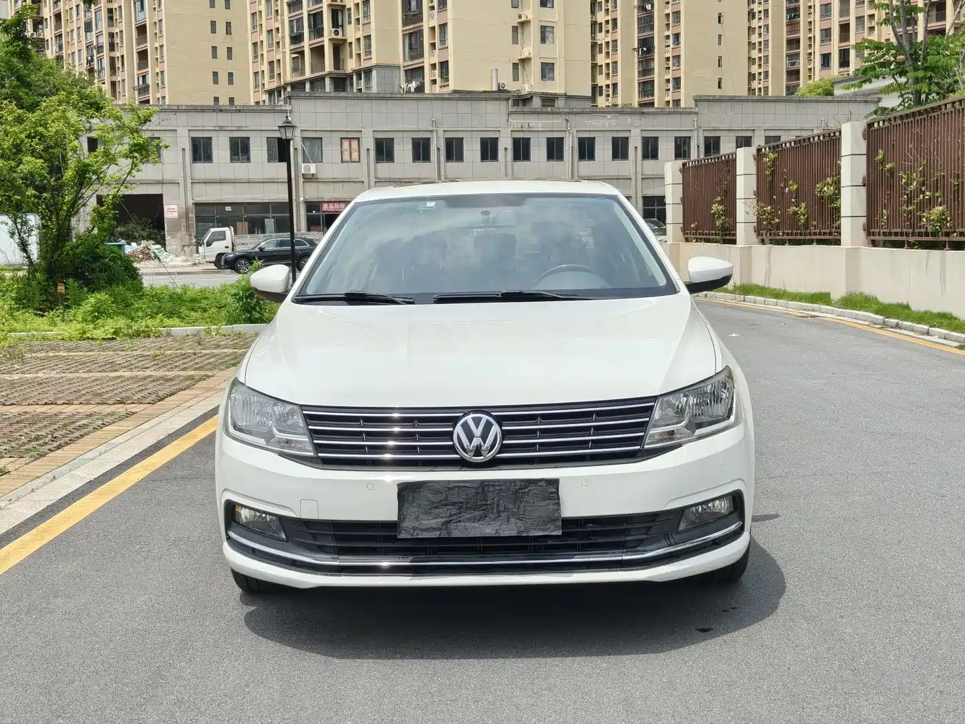 Volkswagen Lavida 2017 1.6L Automatic Comfort Edition фото 2