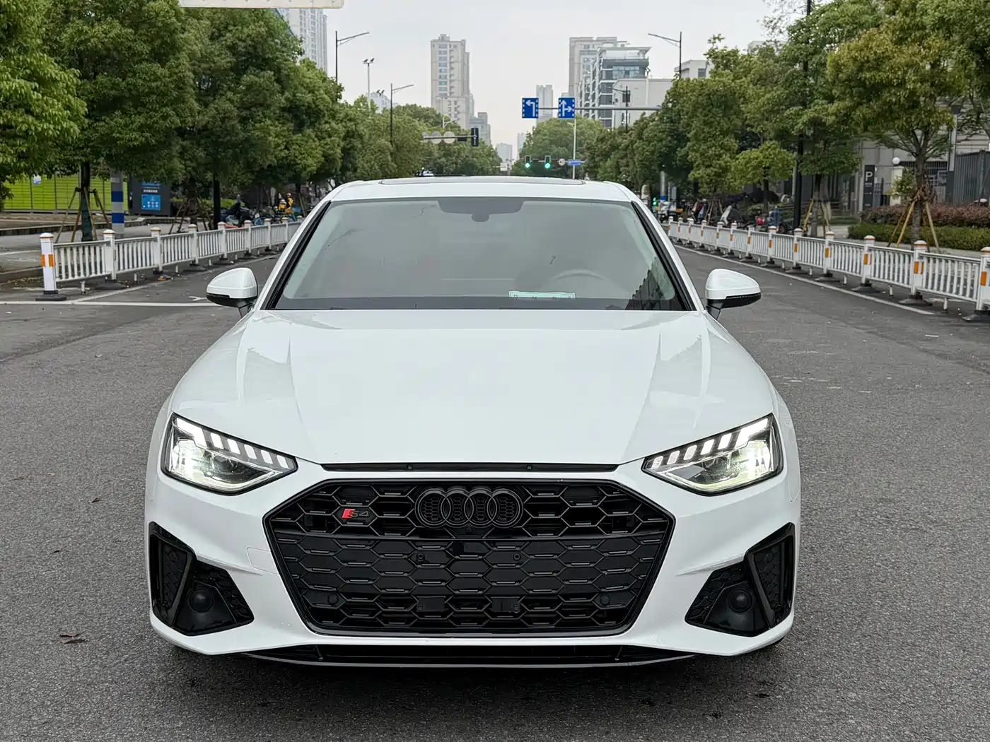 Audi A4L 2020 40 TFSI Fashion Dynamic Edition фото 2