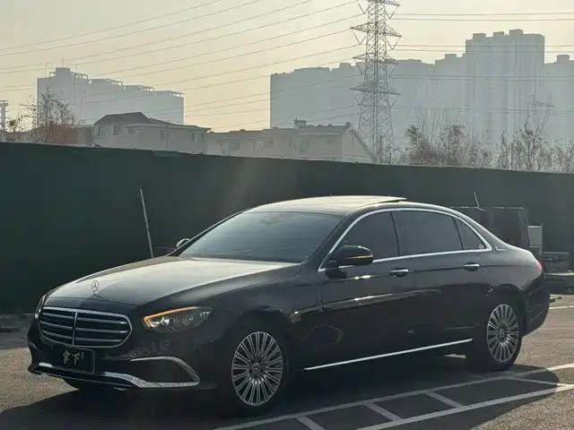 MERCEDES-BENZ E CLASS