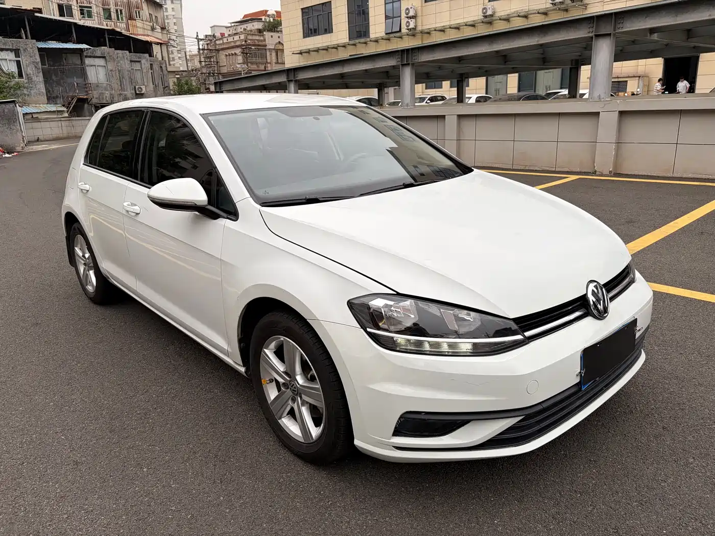 Volkswagen Golf 2018 1.6L Automatic Fashion фото 3