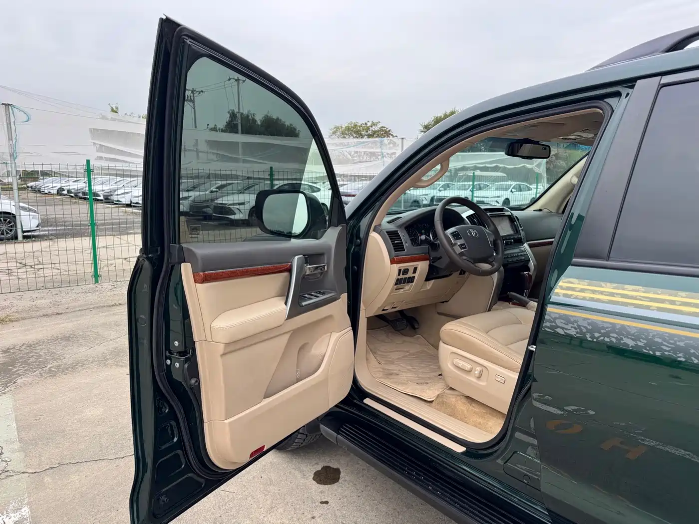 Toyota Land Cruiser 2012 4.0L Automatic VX фото 9