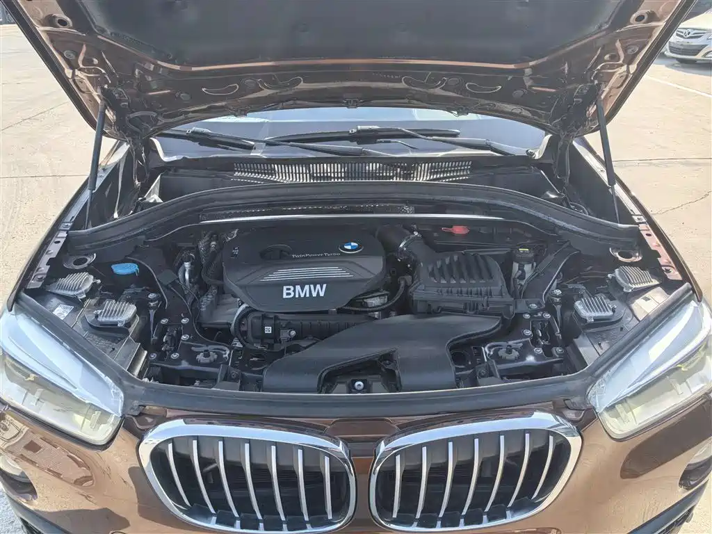 BMW X1 2016 sDrive18Li Premium Model фото 7