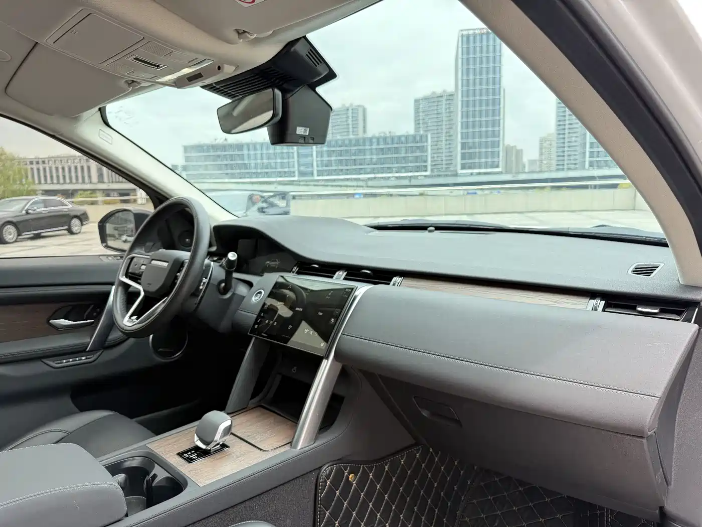 LAND ROVER DISCOVER SPORTS