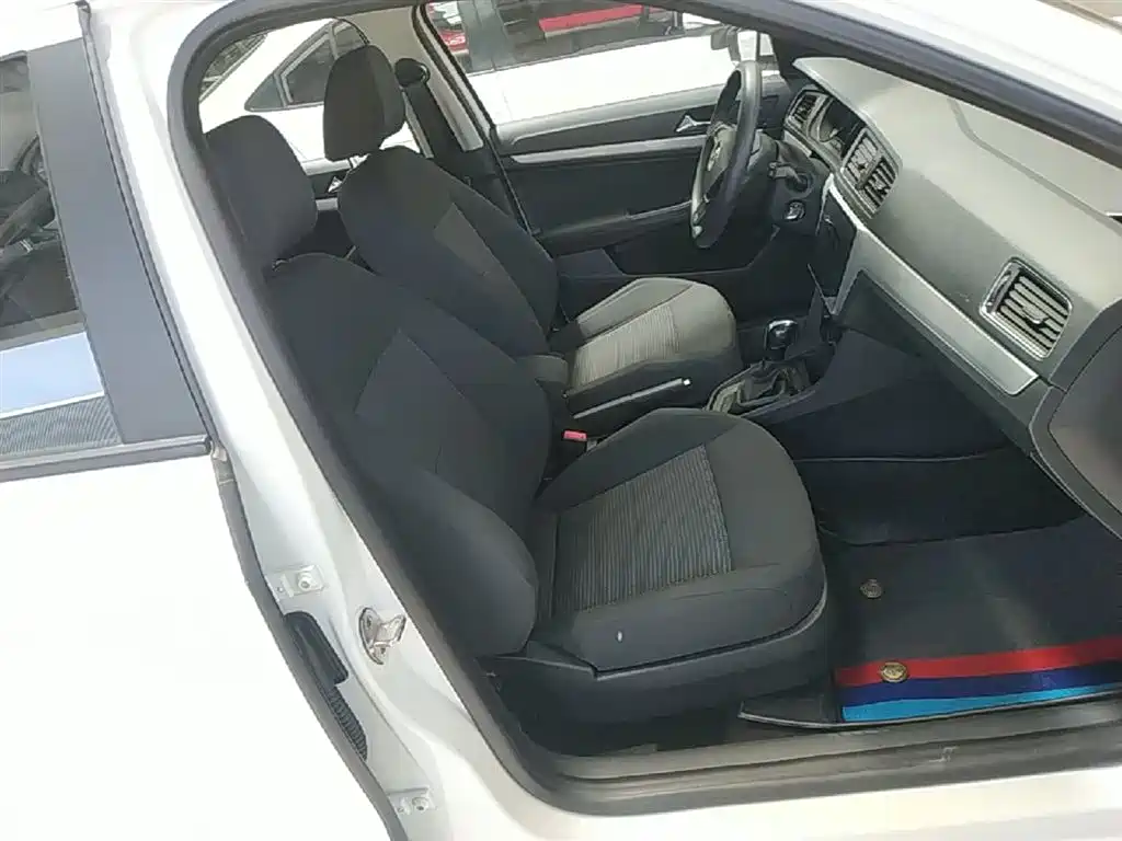 Volkswagen Lavida 2017 1.6L Automatic Trend Edition фото 25
