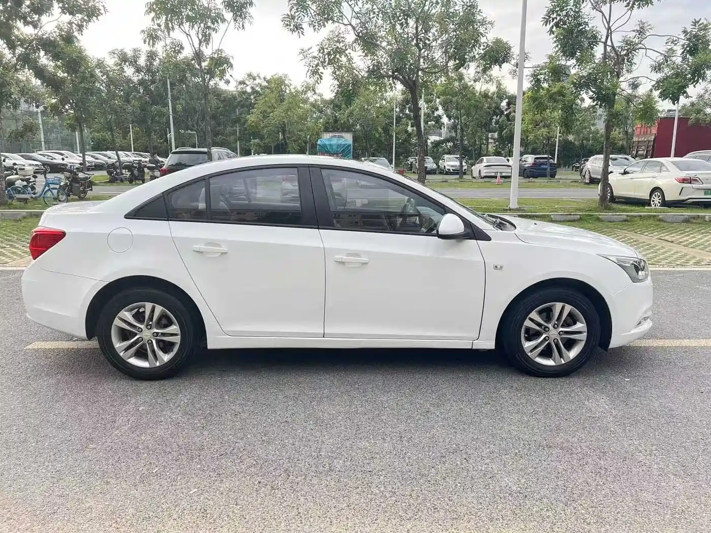 Chevrolet Cruze 2015 1.5L Classic SE AT фото 5