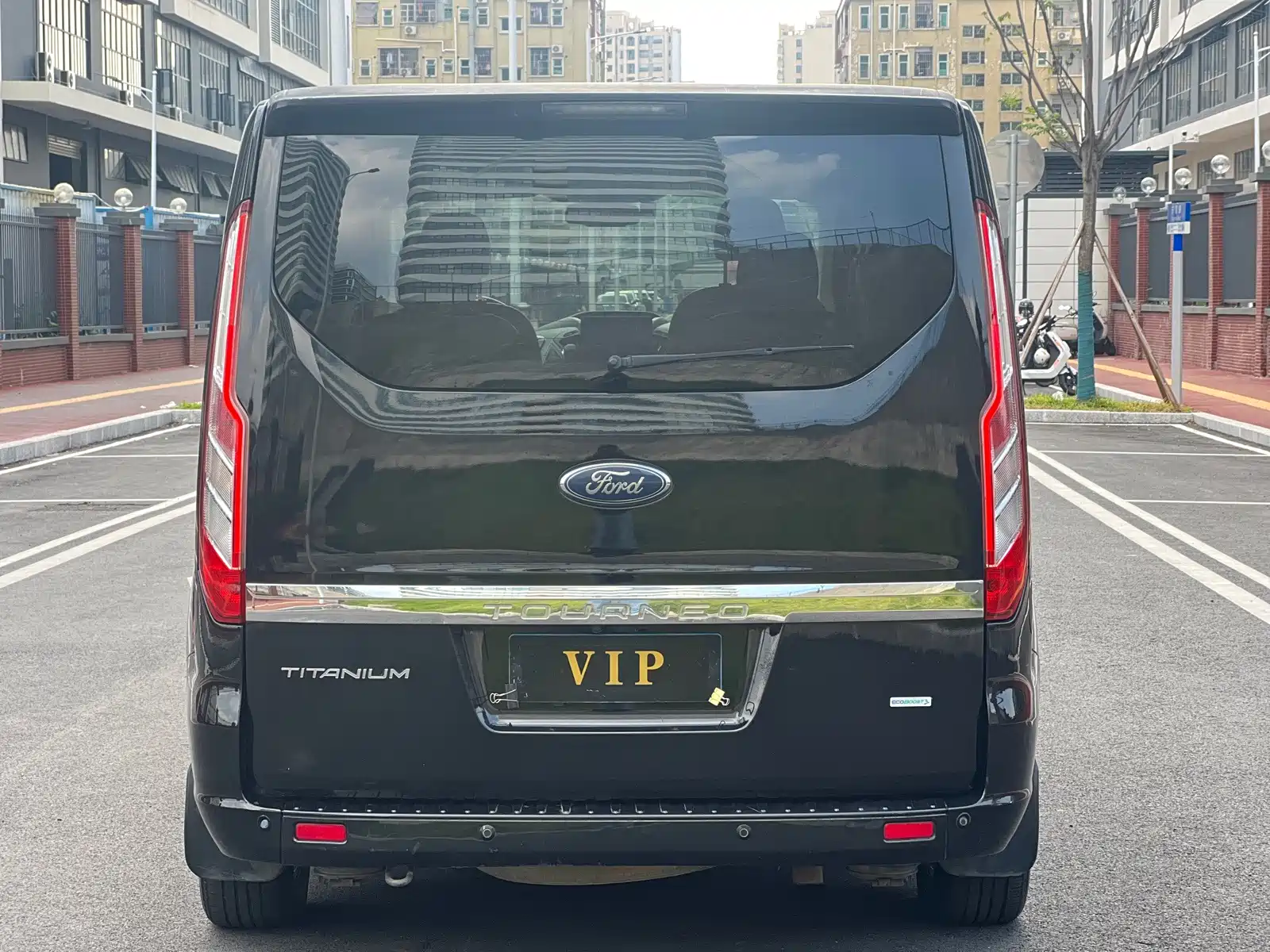 Photo 5 - Ford Tourneo