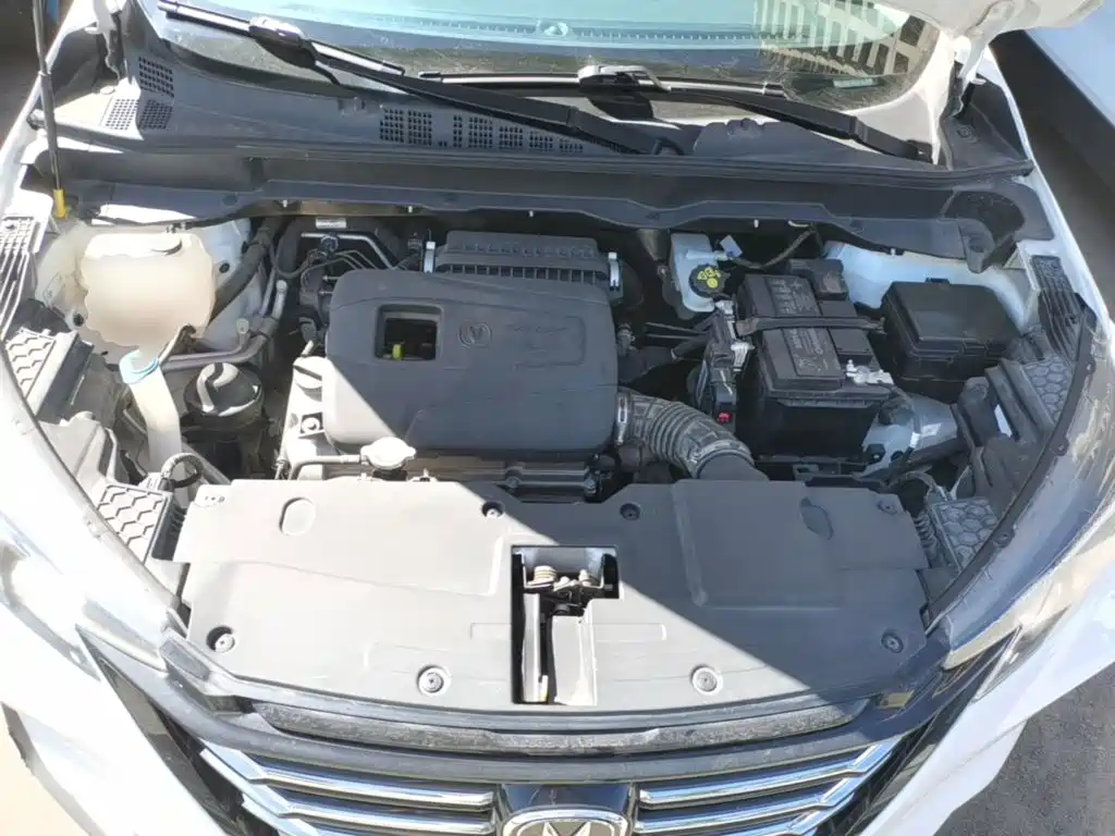 Фото 20 - Changan CS15