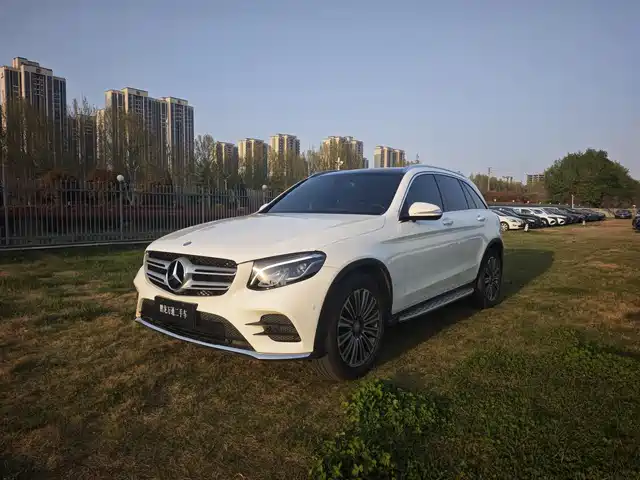 MERCEDES-BENZ GLC
