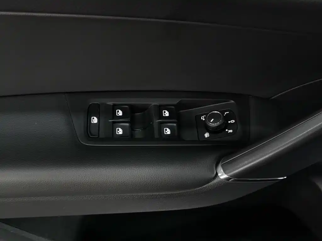 Volkswagen Touran 2021 2021 Touran L 280TSI DSG Cross Edition 7-seater