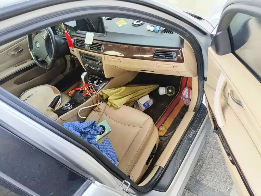 Photo 10 - BMW 3 Series