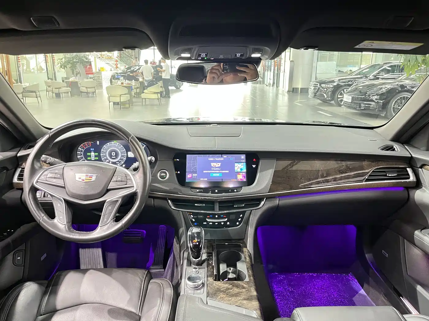 CADILLAC CT6