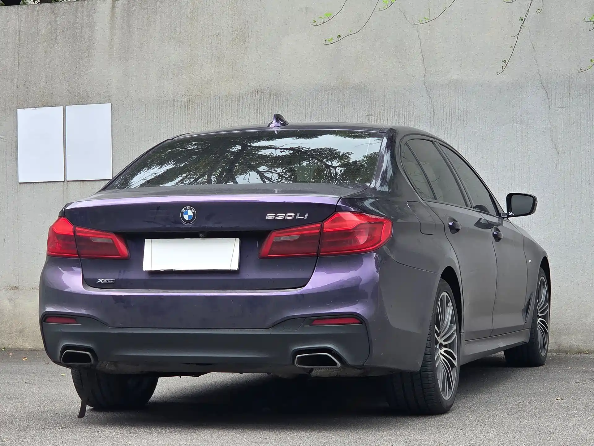 Photo 4 - BMW 5 Series