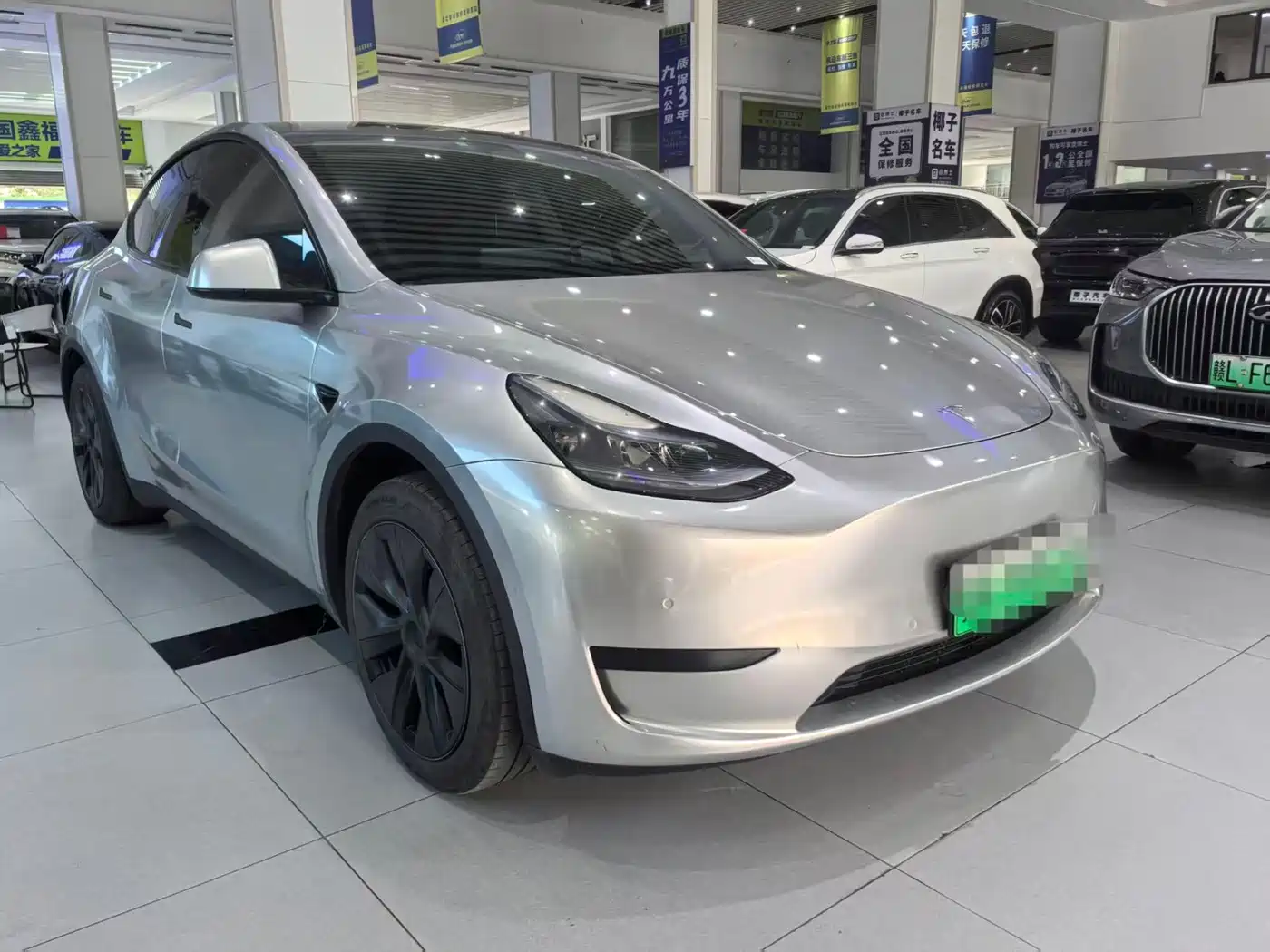 Tesla Model Y 2024