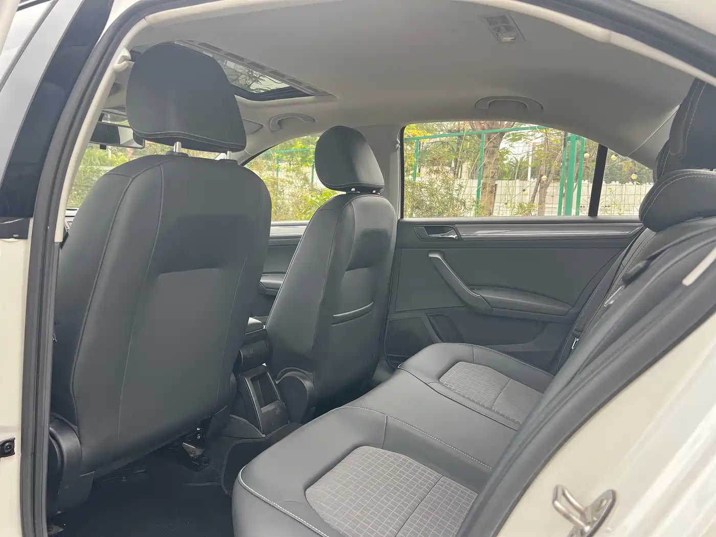 Volkswagen Santana 2016 1.6L Automatic Comfort Edition фото 7