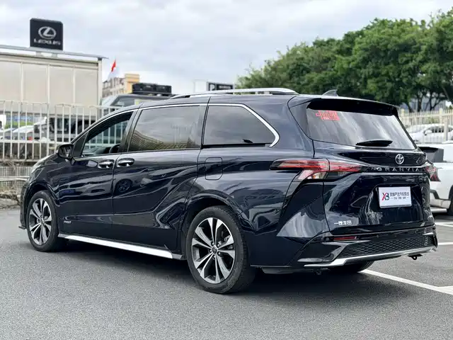 Toyota Granvia 2023 2.5L Hybrid Prestige PLUS Edition — фото 5