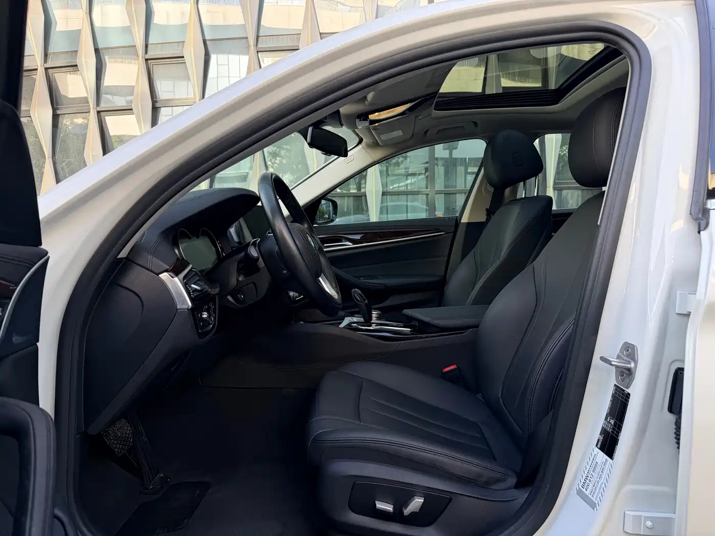 BMW 5 Series 2018 525Li Luxury Package фото 5