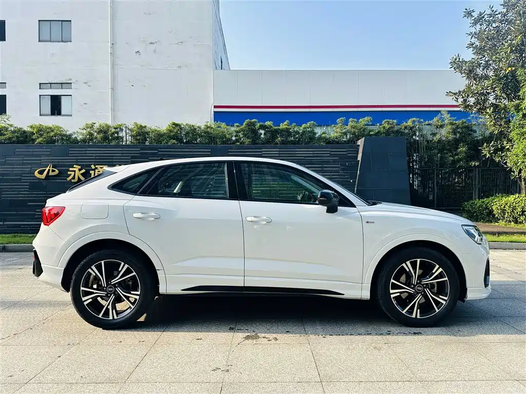 Audi Q3 Sportback 2023 40 TFSI Fashion фото 14