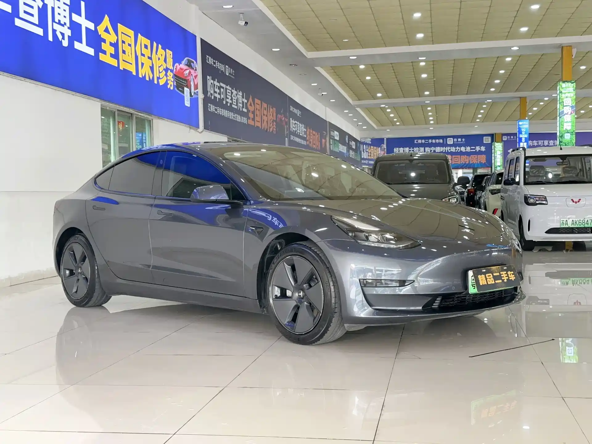 Фото 3 - Tesla Model 3