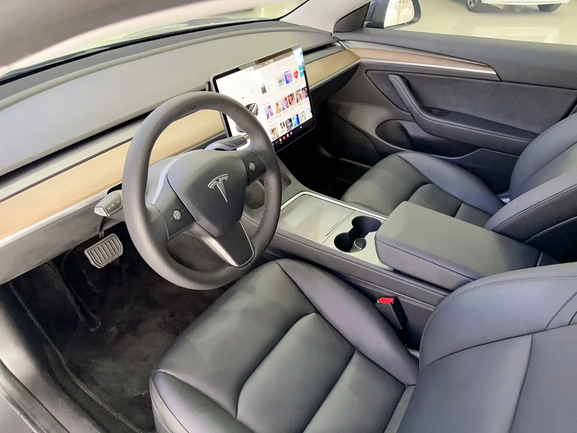 Фото 17 - Tesla Model 3