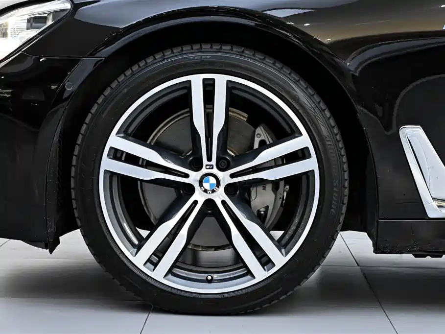 BMW 7 Series 2018 740Li xDrive Premium Type M Sport Package фото 44