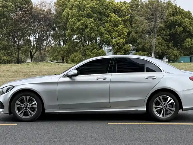 Mercedes-Benz C-Class 2018 C 200 L Sport Edition — фото 4