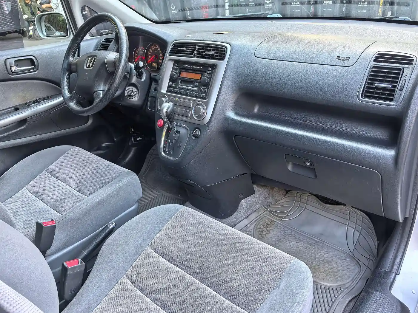 Honda Stream 2004 2.0 AT фото 10