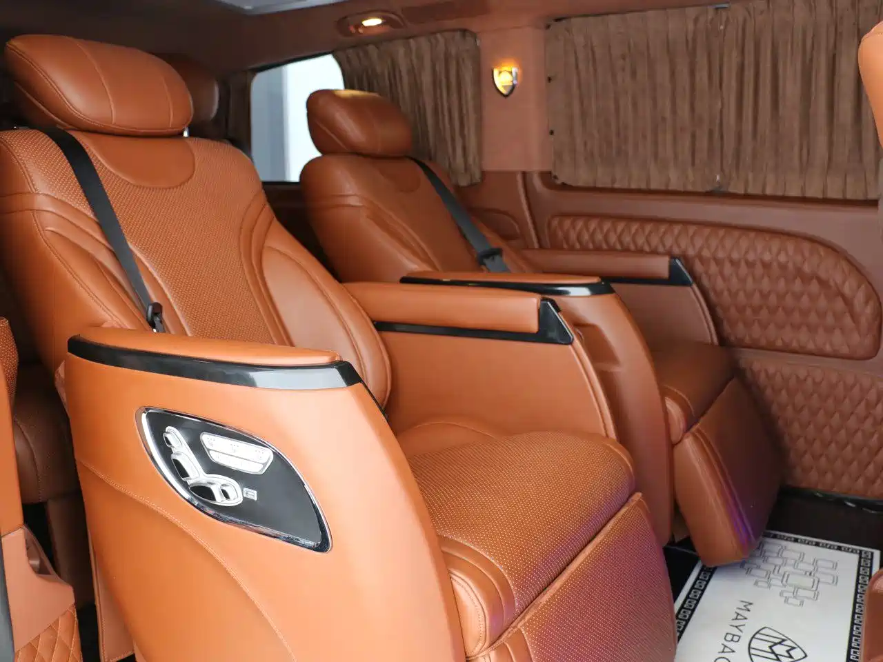 Mercedes-Benz Vito 2021 2.0T Elite 7-Seater фото 12